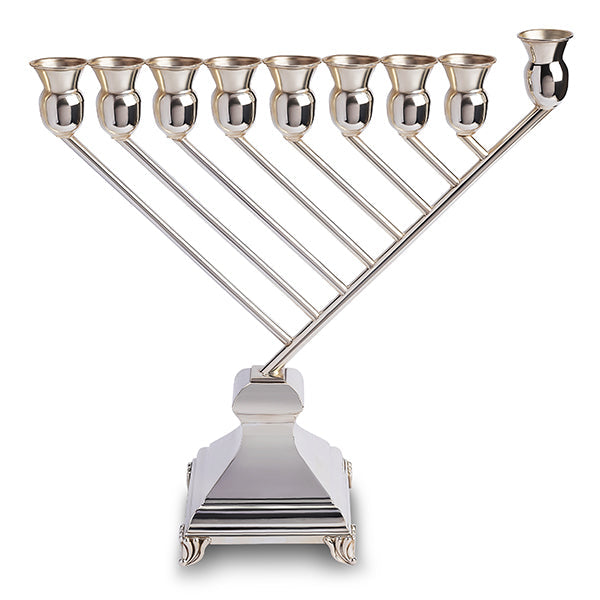 חנוכייה קלאסית כסף 925 אומנות צורפות